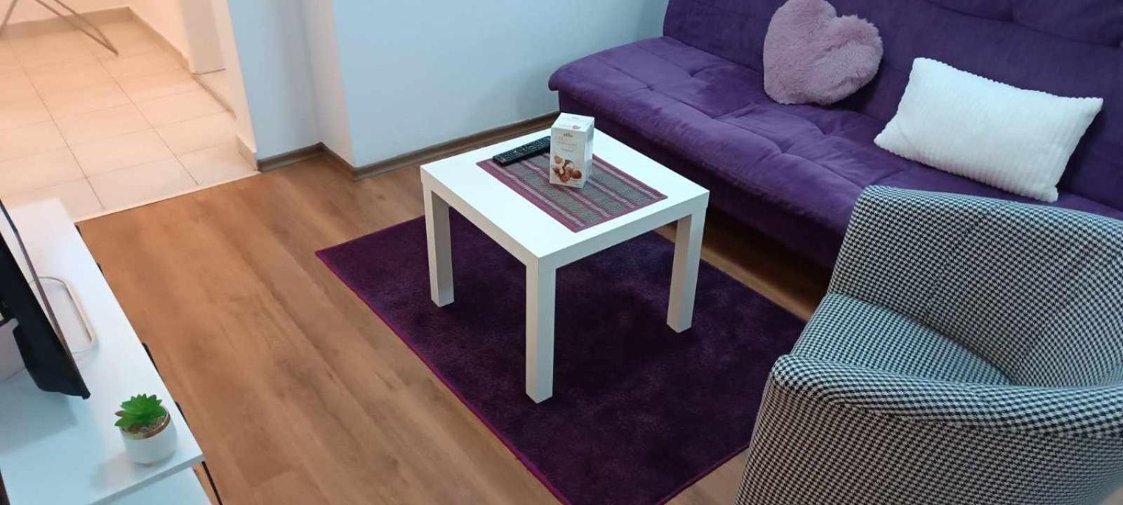 Lovely Square Apartment Purple Velvet Skopje Exterior photo
