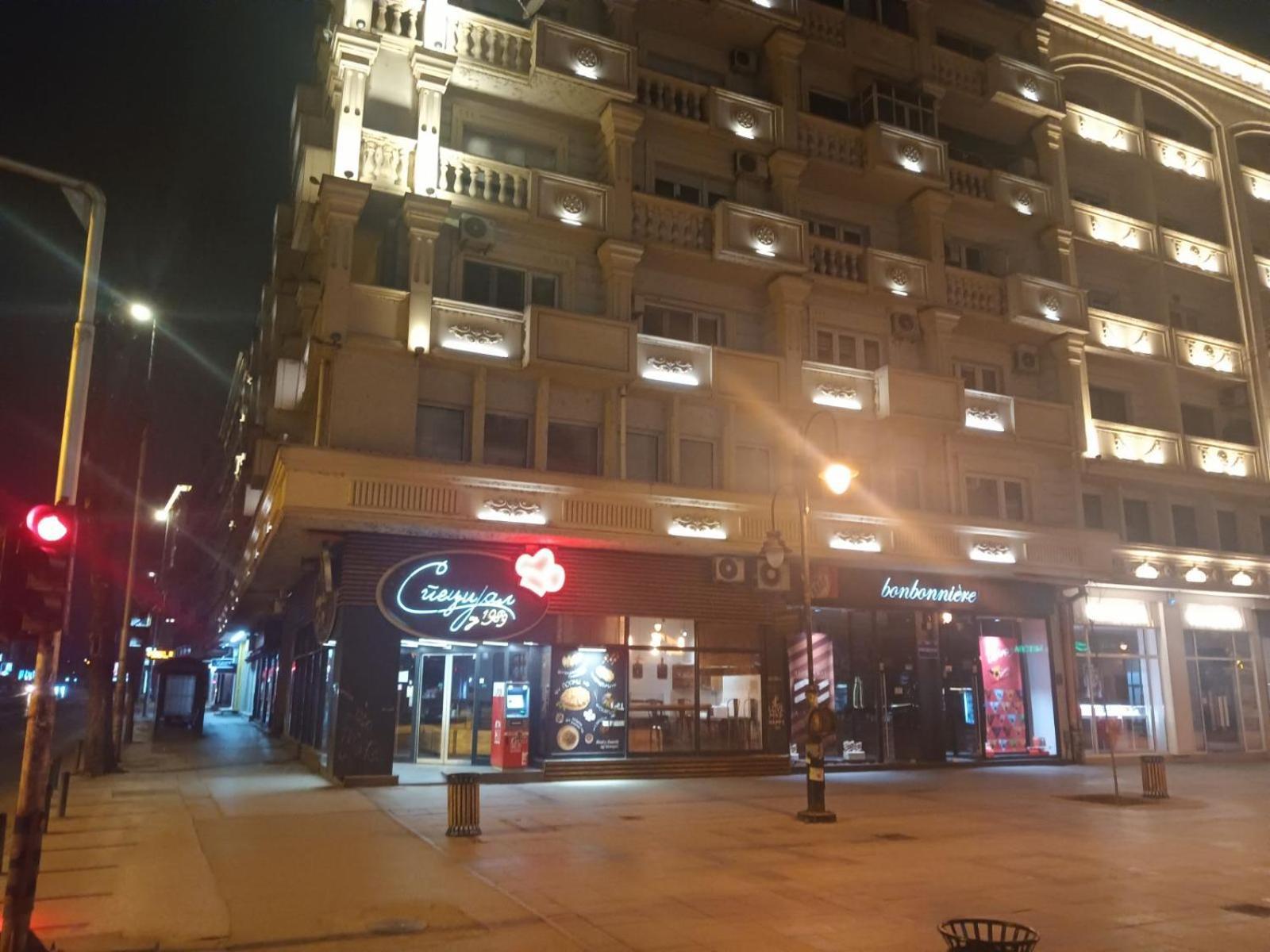 Lovely Square Apartment Purple Velvet Skopje Exterior photo
