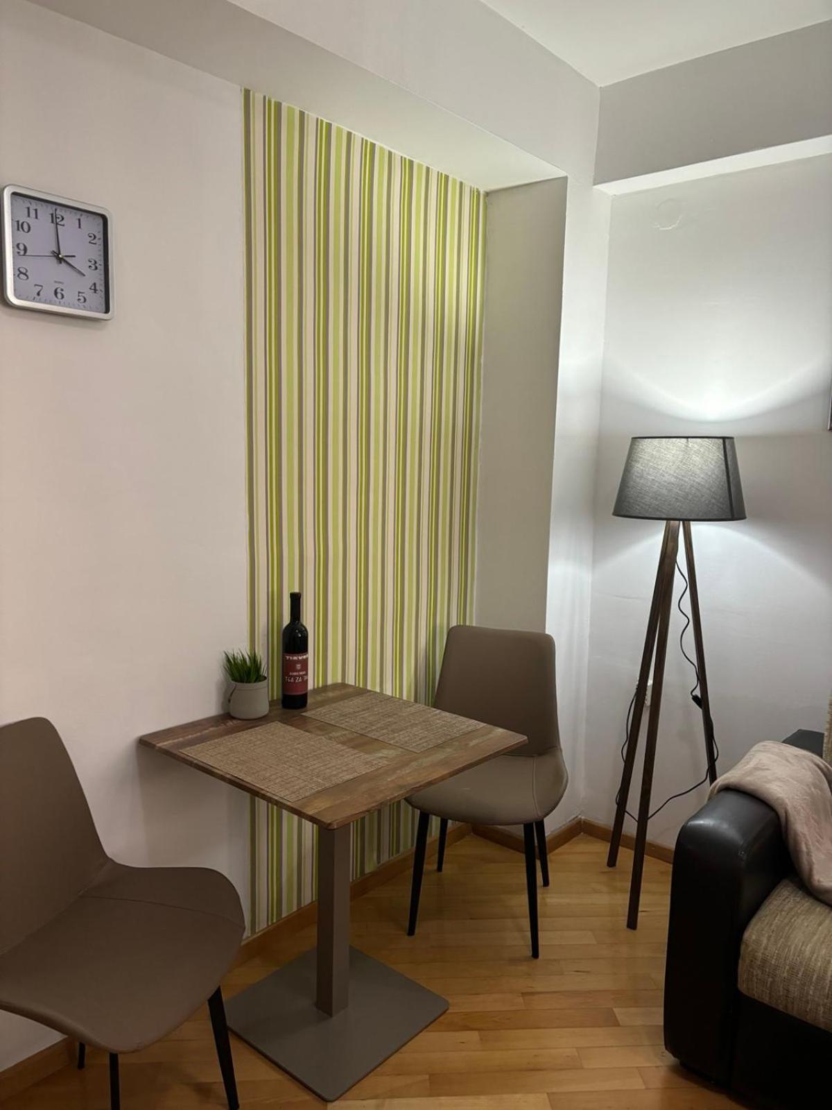 Lovely Square Apartment Purple Velvet Skopje Exterior photo