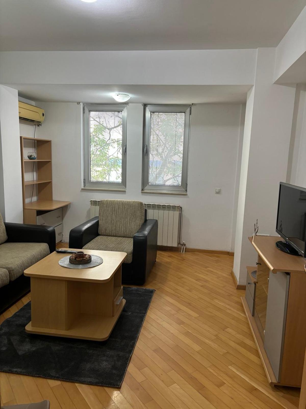 Lovely Square Apartment Purple Velvet Skopje Room photo
