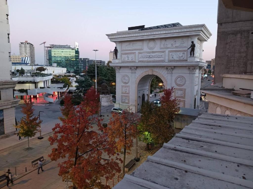 Lovely Square Apartment Purple Velvet Skopje Exterior photo