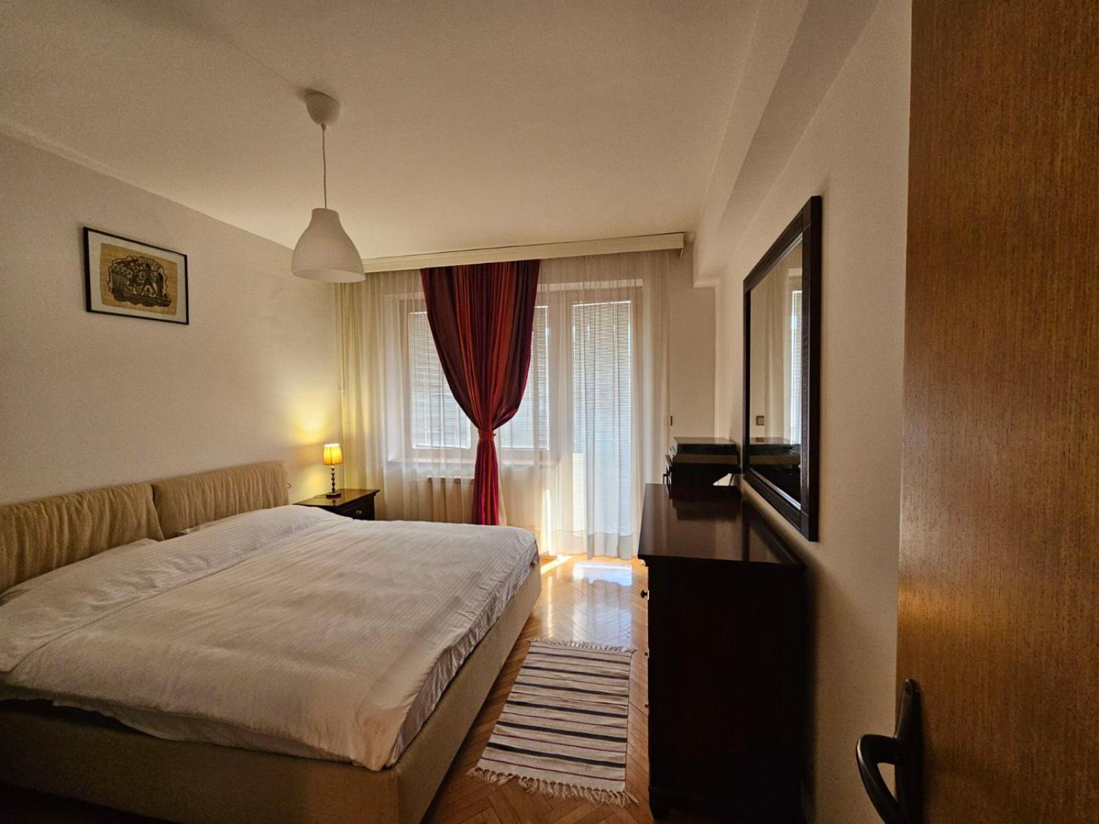 Lovely Square Apartment Purple Velvet Skopje Exterior photo